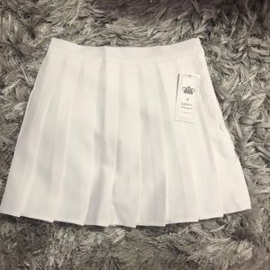 White pleated A-Line skirt